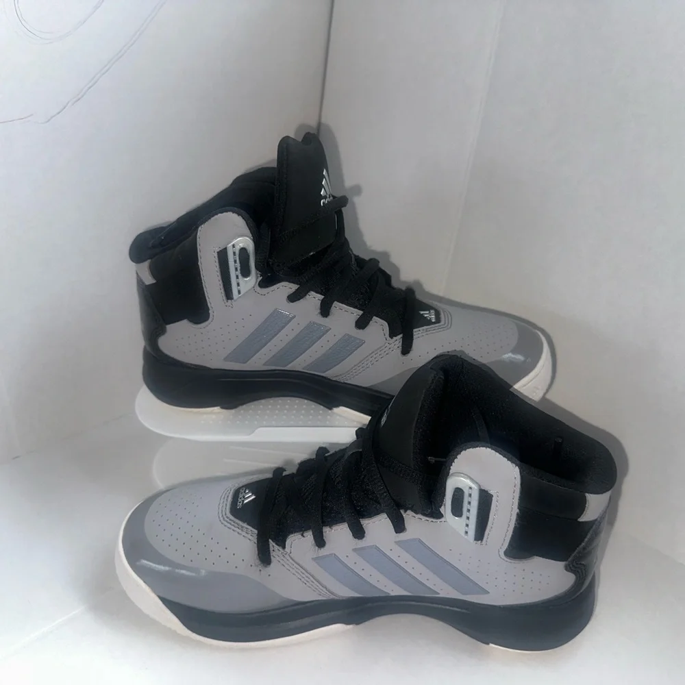 ADIDAS Performance Men's Black Gray Basketball Shoe Size 5
